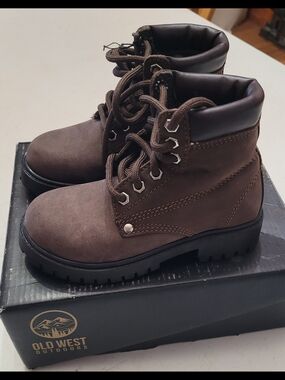 Old West Brown Lace-Up Work Boots.